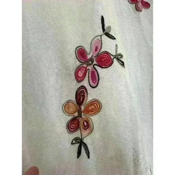 Pool To Party Embroidered Floral Kimono Swimsuit Coverup Subtle Luxury OS - Picture 3 of 13